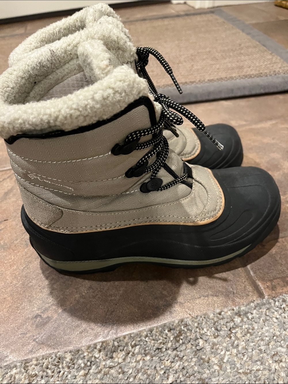 Columbia snow boots
